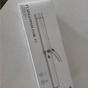 T3 SinglePass Curl 1.25 Inch Professional Curling Iron - White
